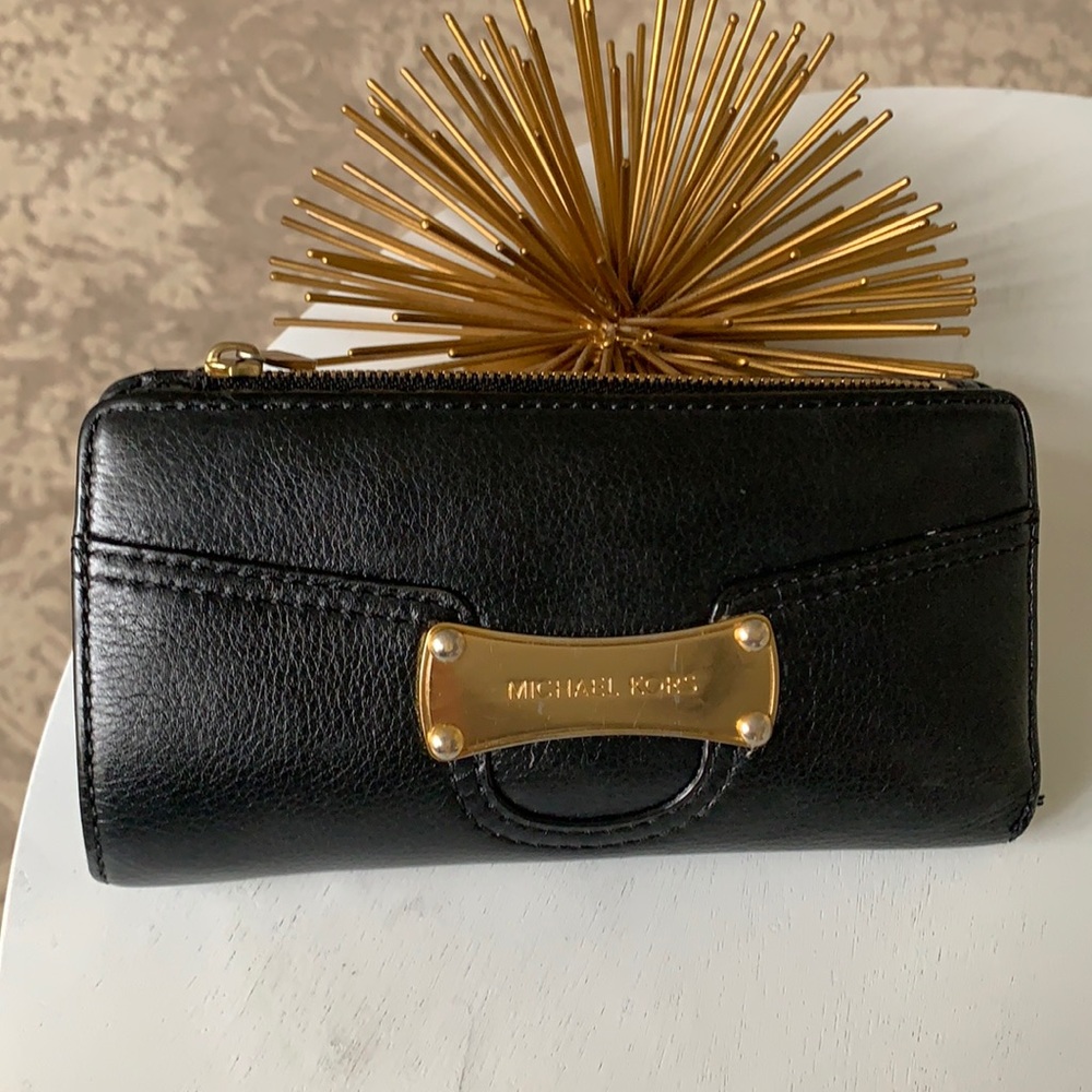 Michael Kors black & gold large zip wallet Soft leather